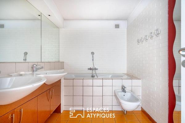 Maison d’architecte avec terrasses et jardin