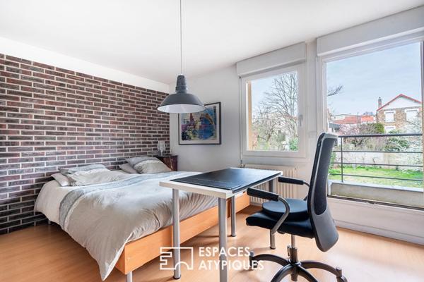 Maison d’architecte avec terrasses et jardin