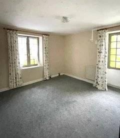 Belle bâtisse en pierre A RENOVER