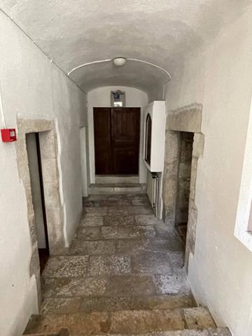 Belle bâtisse en pierre A RENOVER