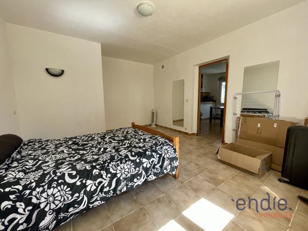 LORGUES VILLA T7 PISCINE GARAGE CAVE