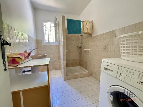 LORGUES VILLA T7 PISCINE GARAGE CAVE