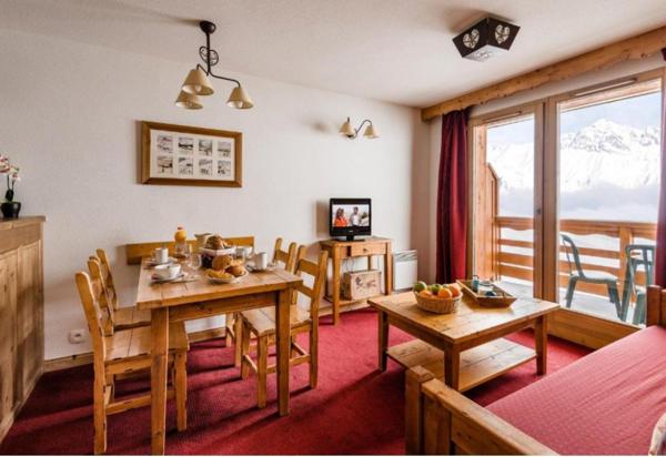 INVESTISSEMENT LOCATIF – FONTCOUVERTE LA TOUSSUIRE – Résidence de Tourisme Les Hauts de Comborcière - 6,04% de rentabilité