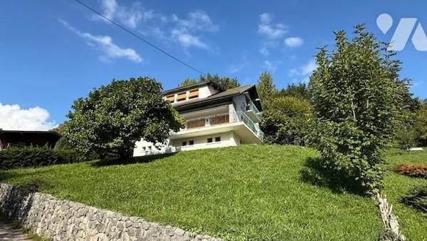 Maison familiale sur deux niveaux 