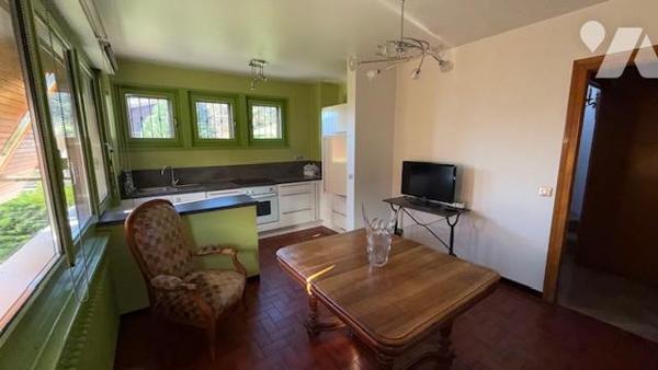 Maison familiale sur deux niveaux 