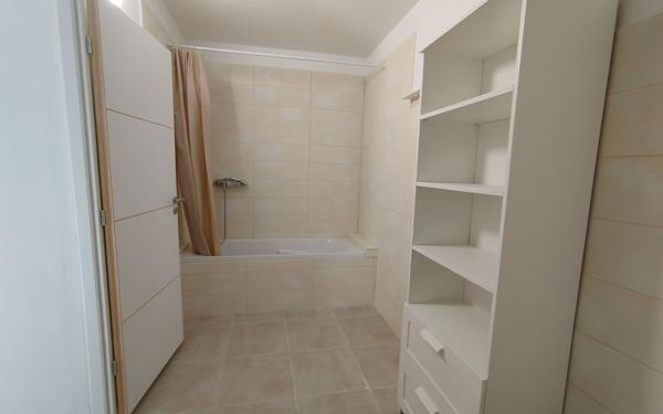 Appartement à louer    2 pièces •  Les Vans