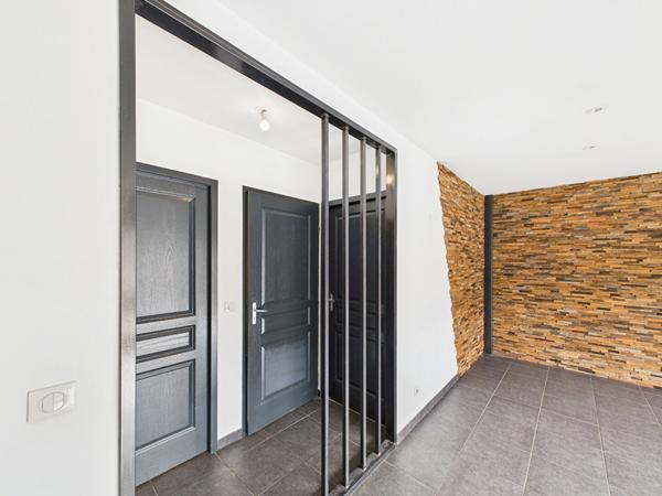 APPARTEMENT T3. GRANDE TERRASSE 33m² . GARAGE BOX. CHATEAUVERT 26000 VALENCE