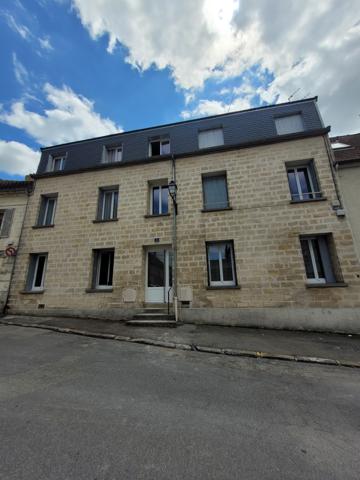 PONT STE MAXENCE F2 - Avec terrasse
