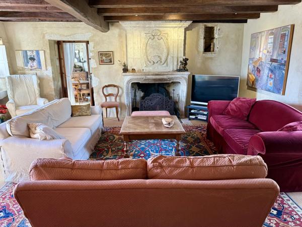 Manoir entre Bergerac et Saint Émilion avec Gîtes, Piscine Chauffée et Vues Panoramiques