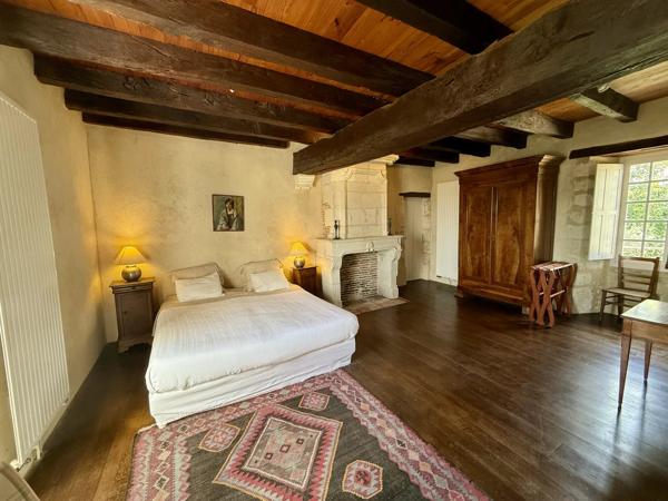 Manoir entre Bergerac et Saint Émilion avec Gîtes, Piscine Chauffée et Vues Panoramiques