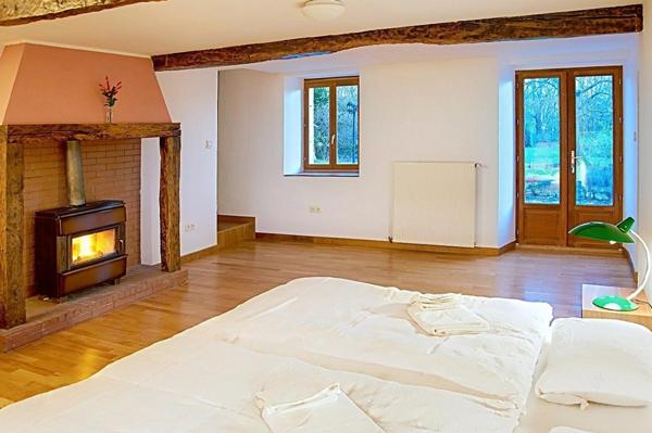 Grande maison paisible sur 1,5 Ha avec piscine