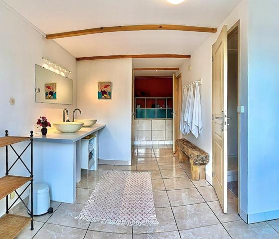 Grande maison paisible sur 1,5 Ha avec piscine