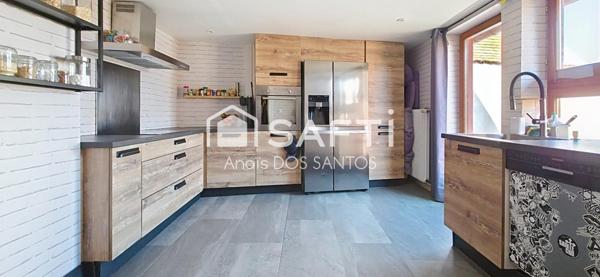 Maison 7 pièces – 156 m² habitables – Terrasse plein sud – Stationnements – Au calme en seconde ligne