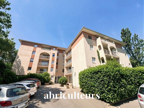 RARE: Charmant appartement de 85m² avec vue dégagée et terrasse de 31,78m² Jas de Bouffan Aix-en-Provence