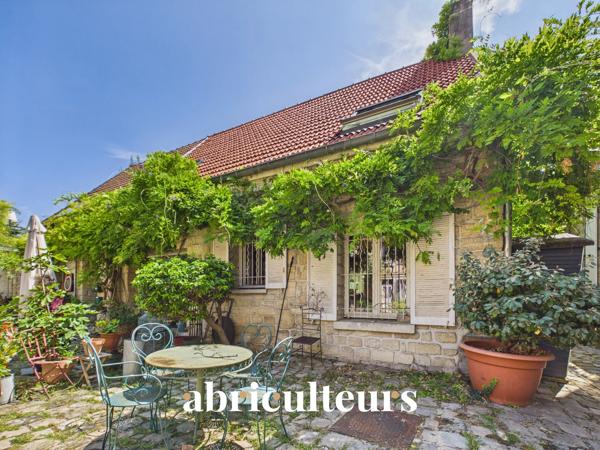 Maison Historique de Charme 103 m² Cour Pavée & Terrasse en vente à Le Pecq (78230)