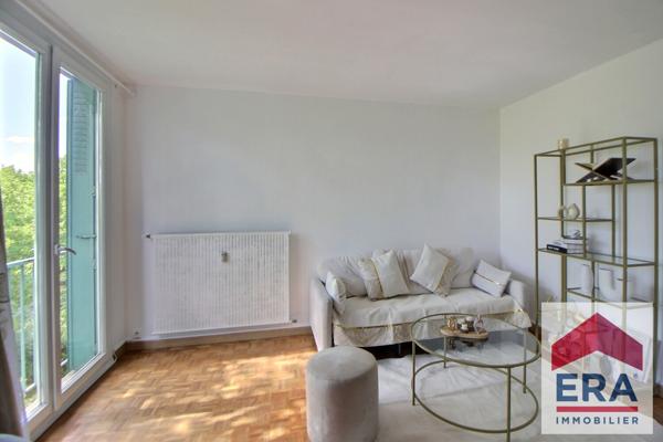 Appartement Pierrelatte 5 pièce(s) 99 m2