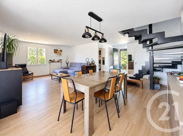Maison à vendre  4 pièces - 89,99 m 2   MARSEILLE  - 13013