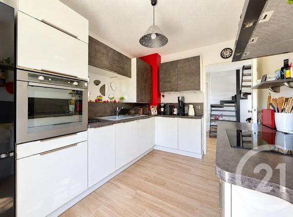 Maison à vendre  4 pièces - 89,99 m 2   MARSEILLE  - 13013