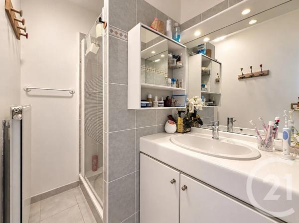 Maison à vendre  4 pièces - 89,99 m 2   MARSEILLE  - 13013
