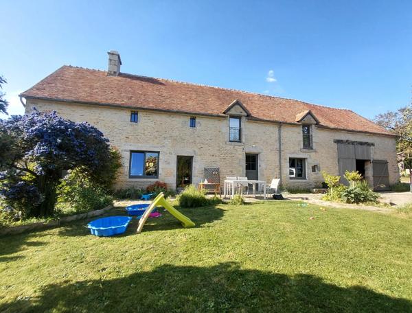 Maison à Arçonnay, 72610 - 7 pièces 203m²
