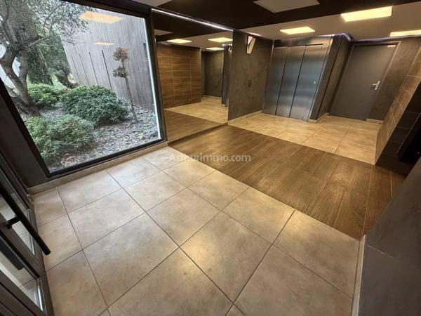 Vente                                                      Appartement
                        
                     3 pièces                      61 m2                     à Montpellier