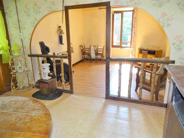 Maison en pierres avec garage