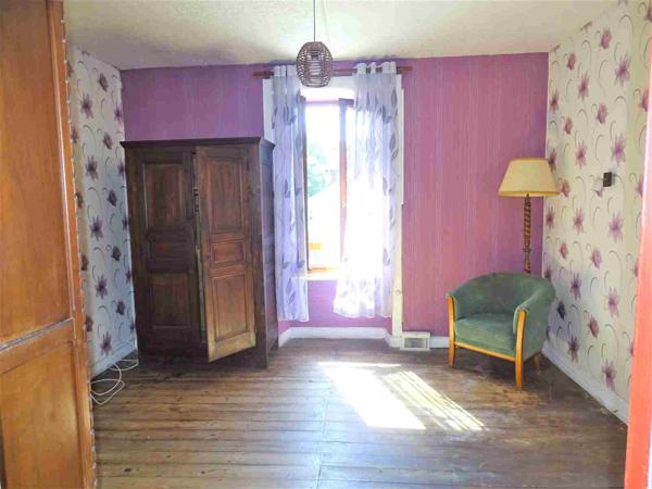 Maison en pierres avec garage