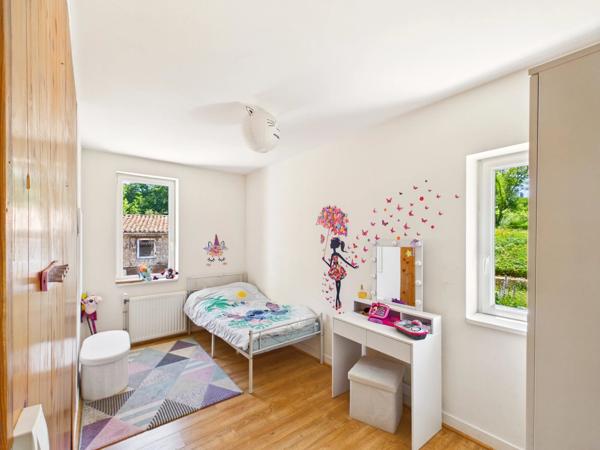 Propriété de charme avec maison d'amis, piscine et dépendances en Dordogne