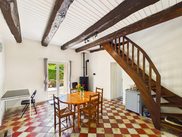 Propriété de charme avec maison d'amis, piscine et dépendances en Dordogne