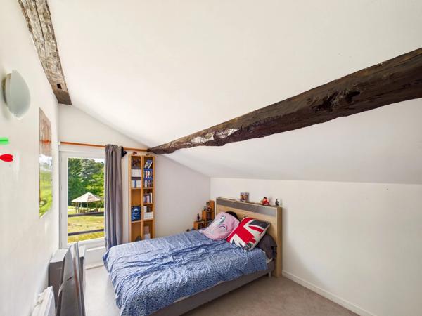 Propriété de charme avec maison d'amis, piscine et dépendances en Dordogne