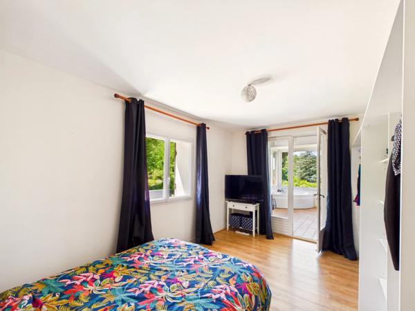 Propriété de charme avec maison d'amis, piscine et dépendances en Dordogne