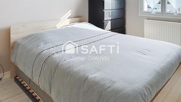 Maison plain pied avec de beaux volumes.