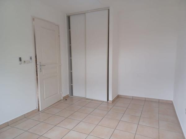 Location
                Appartement51 m² - 2 Pièces -
                    STE CLOTILDE (97490)