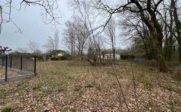 Terrain à vendre |  Saint-Sulpice-et-Cameyrac |  937 m²