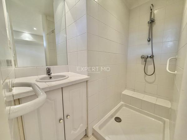Carqueiranne (83320) Appartement en rez-de-jardin au Port de Carqueiranne