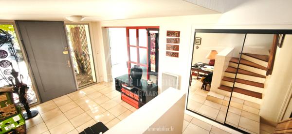 PUYMOYEN - MAISON D'ARCHITECTE D’ENV 250 M² SUR SOUS-SOL – 5 CHAMBRES LE TOUT SUR UN TERRAIN DE 7 005 m²