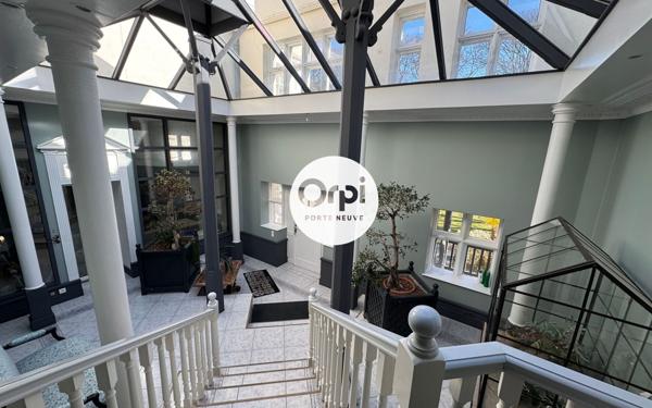 Maison à vendre    8 pièces • 390 m2 Wimille