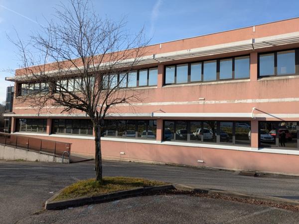 Local/bureau à louer BARBERAZ (73) 154 m²