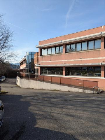 Local/bureau à louer BARBERAZ (73) 154 m²