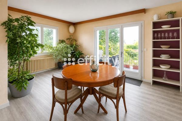 Maison
         6 pièces
        - 135 m² Exclusivité 205 000 € *