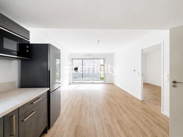 Appartement
         2 pièces
        - 46 m² 241 500 € *