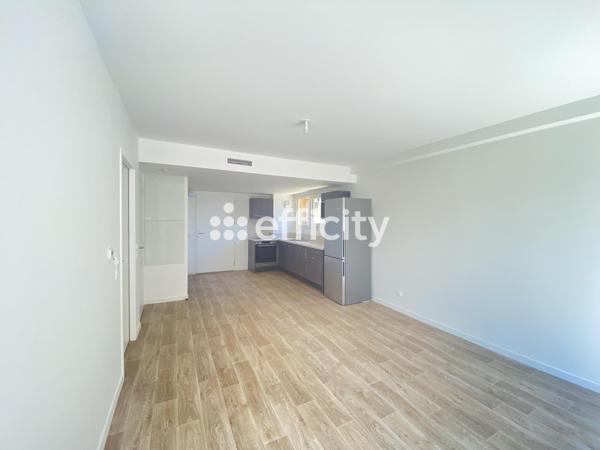 Appartement
         2 pièces
        - 46 m² 241 500 € *
