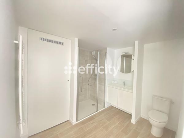 Appartement
         2 pièces
        - 46 m² 241 500 € *