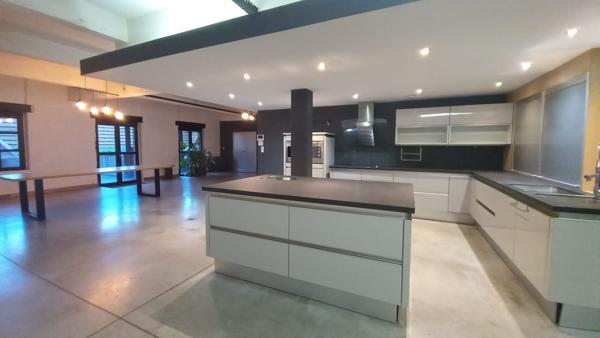 Loft 243 m² 3 chambres avec jardin