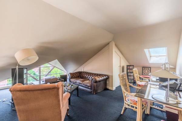 Appartement de prestige - 217m² - 5 chambres - terrasse - cave - garage - place de parking