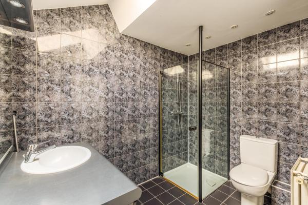 Appartement de prestige - 217m² - 5 chambres - terrasse - cave - garage - place de parking