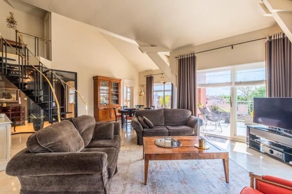 Appartement de prestige - 217m² - 5 chambres - terrasse - cave - garage - place de parking