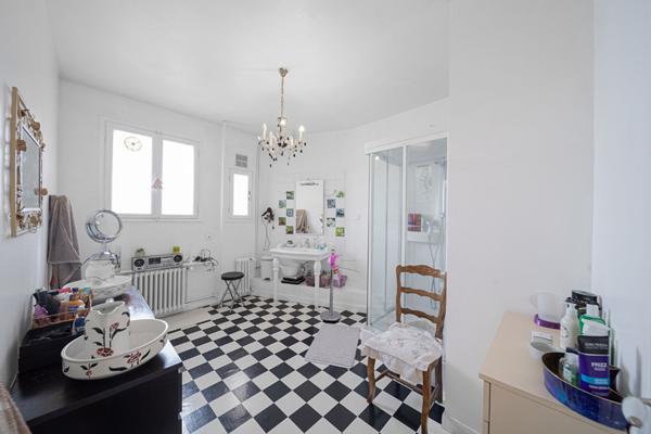 Superbe Appartement Montceau Les Mines 7 pièces 166.58 m2