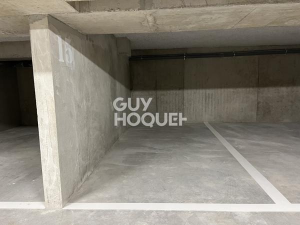 PARKING À LOUER DE 10,00 M²