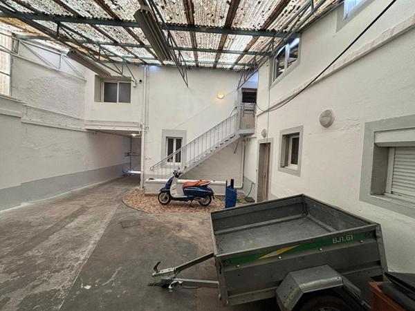 Immeuble Nevers 258 m2 -  hangar de 150 m² - Bonne rentabilité